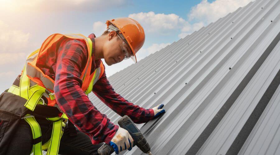 Professional gutter cleaning in Butterfield, MN